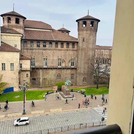 Il Re Di Appartement